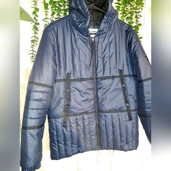 NWOT Reebok Puffer Jacket - Picture 2 of 9
